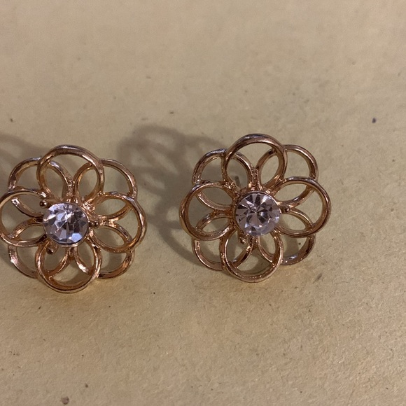 Pretty flower earrings pierced* - Picture 2 of 4